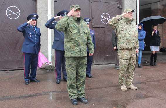 Житомир встретил полицейских, которые 1,5 месяца охраняли правопорядок на Луганщине. ФОТО