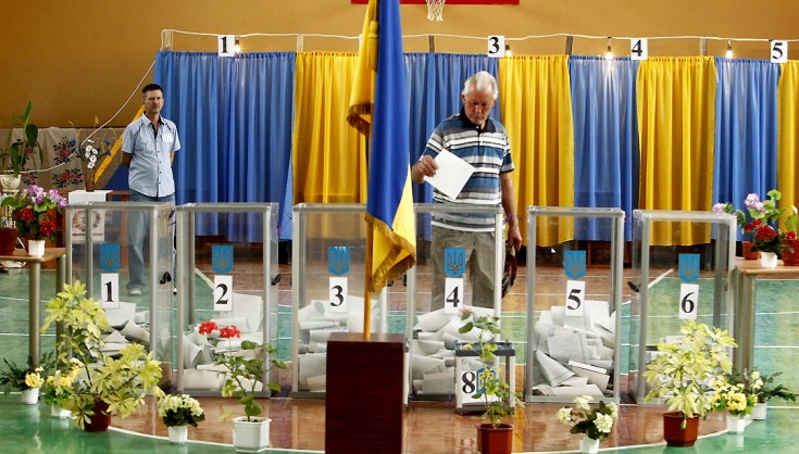 Политика: «Солидарность» і «Батьківщина» - лидеры местных выборов в Украине