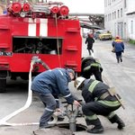 «Взрыв» в котельной ликвидировали спасатели во время учений в Житомире. ФОТО