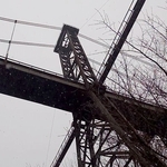 Самоубийство в Житомире: с моста в парке Гагарина прыгнула молодая девушка. ФОТО
