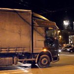 В центре Житомира грузовик на пешеходном переходе едва не задавил двоих человек. ФОТО
