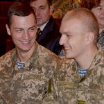 В Житомире накануне Дня Вооруженных сил Украины наградили военных и волонтеров. ФОТО
