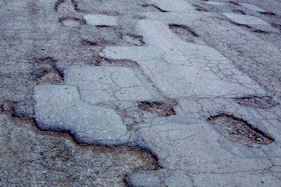 Родной край: На дорогах Житомирщины продолжается ямочный ремонт дорожного полотна
