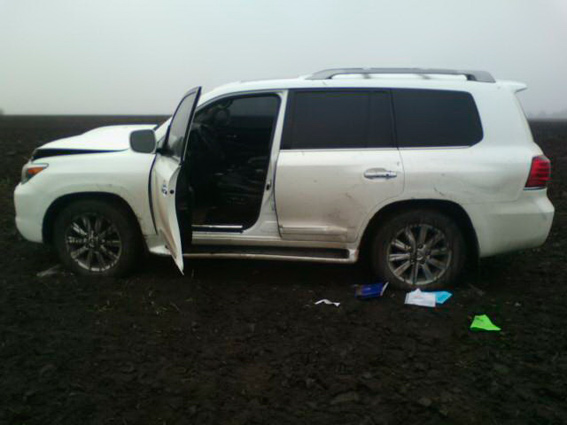 Водитель «Лексуса» сбил насмерть пешехода и скрылся, бросив свой белый джип в поле. ФОТО