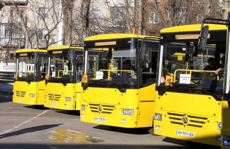 14 новеньких школьных автобусов отправились в районы Житомирской области