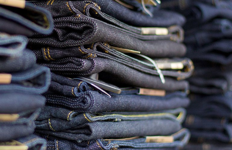 В Житомире 25-летний парень хотел украсть из магазина пару джинсов
