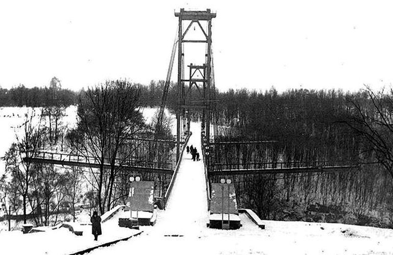 В Житомире погиб 30-летний мужчина, прыгнув с моста в парке Гагарина