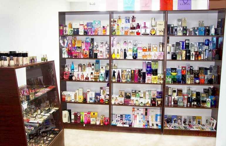 Бердичевский парфюмер украл из магазина в Житомире дорогие духи