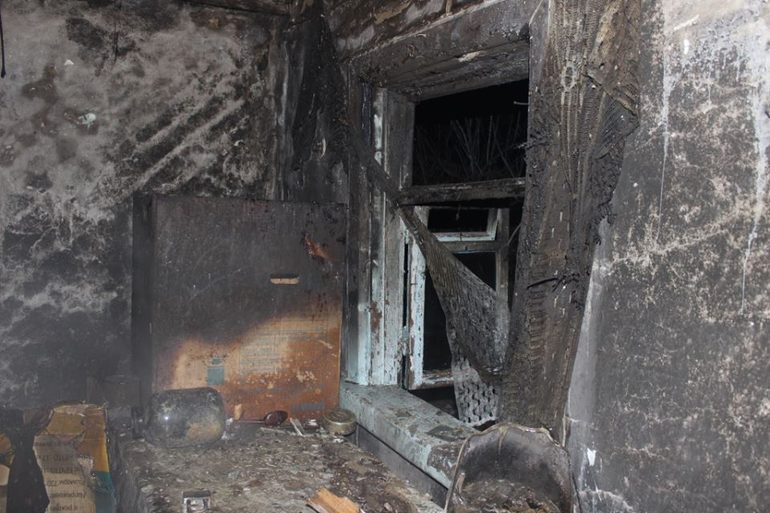 Неизвестные подожгли дом депутата Житомирского облсовета Александра Николайчука. ФОТО