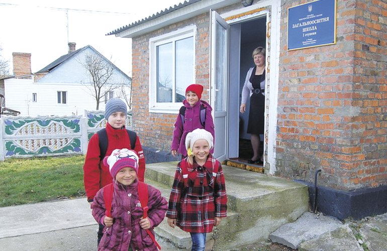 Оптимизация образовательной сети: в Житомирской области собрались закрыть и реорганизовать 64 школы