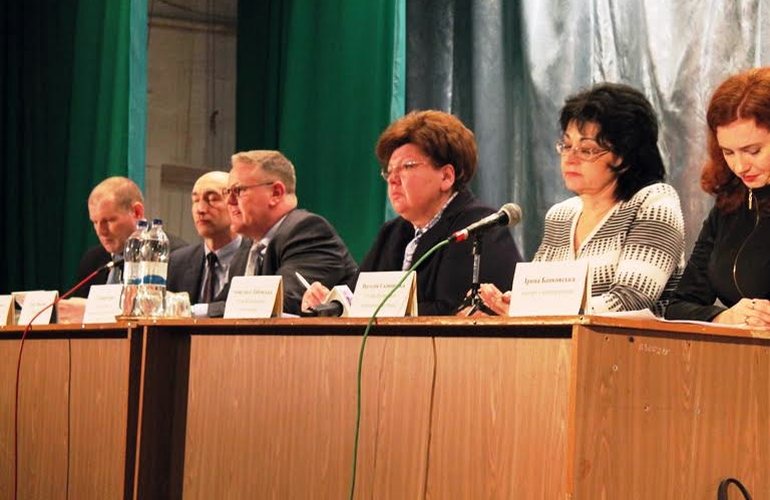 Депутаты облсовета будут требовать от ВР принятия законов, необходимых для децентрализации – Лабунская
