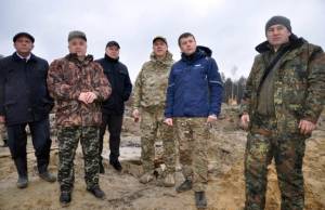  Как прошла инспекция незаконной добычи янтаря в <b>Олевском</b> <b>районе</b>. ФОТОРЕПОРТАЖ 