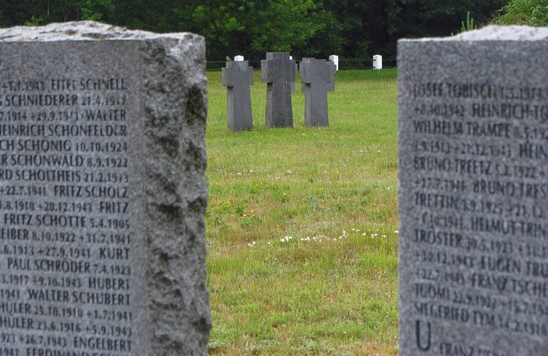 Мэр Житомира предложил почтить память немцев, захороненных на кладбище в Заречанах