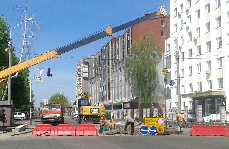 В Житомире перекрыта улица 1-го Мая – ​коммунальщики занялись ремонтом теплотрассы