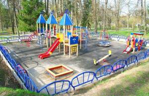 В лучших дворах Житомира будут установлены детские спортивные площадки