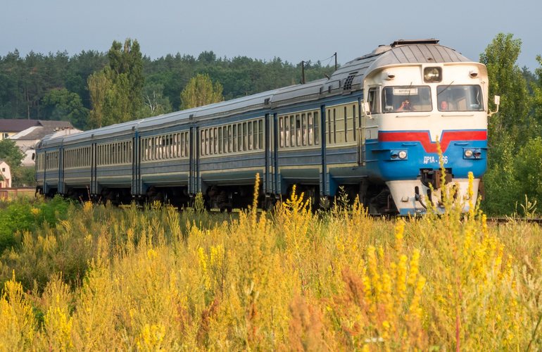 В садово-дачный сезон из Житомира пустят дополнительные пригородные поезда