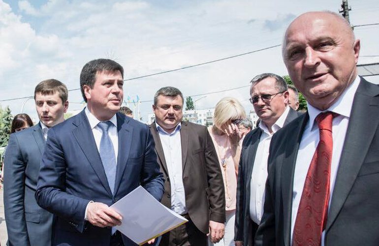 Вице-премьер Зубко обвинил мэра Коростеня в отсутствии декоммунизации