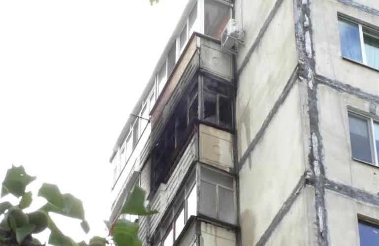 Пожар в Житомире: в одной из девятиэтажек горел балкон