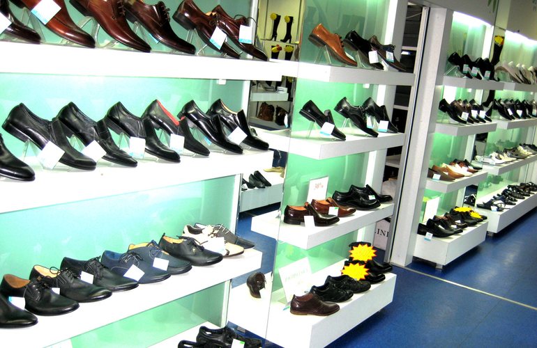 ​За бесплатный шопинг по обувным магазинам житомирянину грозит 3 года тюрьмы