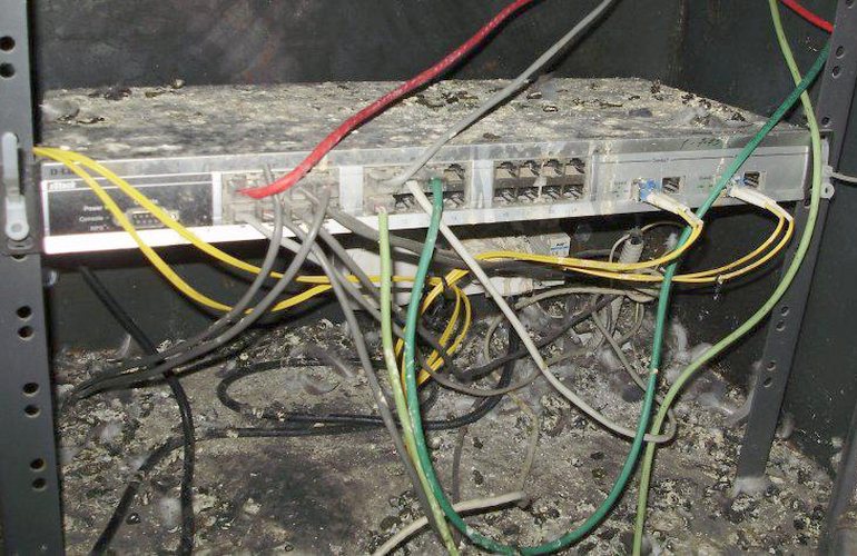​Полиция поймала двух воров, похищавших интернет-оборудование из житомирских многоэтажек