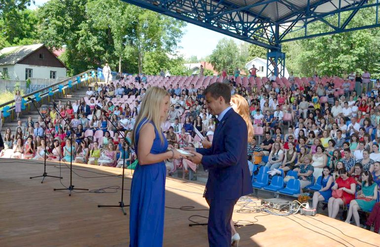 ​В житомирской «Ракушке» более 2 тыс. студентов получили дипломы о высшем образовании