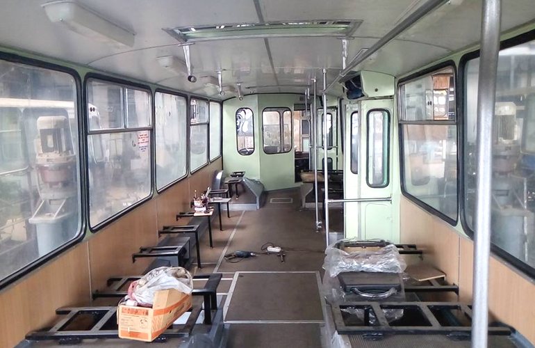 В цехах житомирского ТТУ старым троллейбусам дают новую жизнь. ФОТО