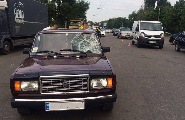 ​Из-за отсутствия разметки в Житомире едва не погиб пешеход. ФОТО