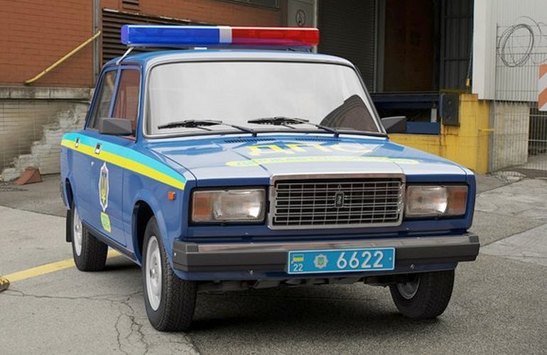 В Житомирской области пока полицейские оформляли ДТП, в их автомобиль влетела Toyota