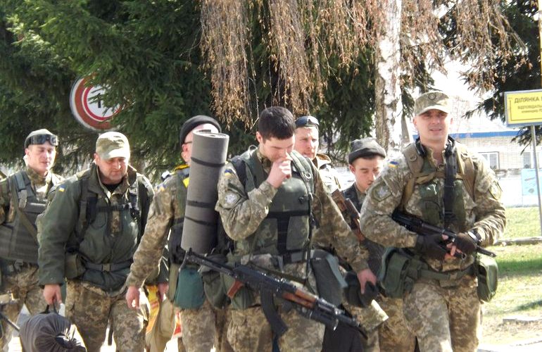 Житомирские десантники возвращаются домой: горожан призывают достойно встретить Героев