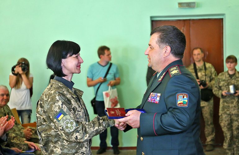Генерал армии Степан Полторак наградил житомирских медиков и участников АТО. ФОТО