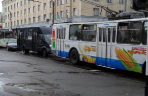  В Житомире участники Крестного хода <b>УПЦ</b> создали пробки на дорогах. ФОТО 