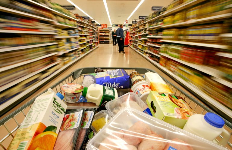 Жители Житомира все чаще крадут еду из супермаркетов