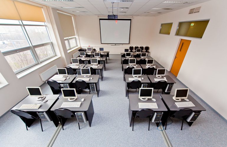 Школы Житомирской области получат более 800 компьютеров из Китая