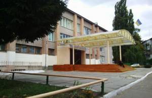  Убьют за сигарету: В Житомире на пороге 19 школы произошло групповое <b>избиение</b> людей 