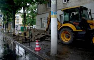 Капитальный ремонт тротуаров в центре Житомира начался с улицы Киевской. ФОТО