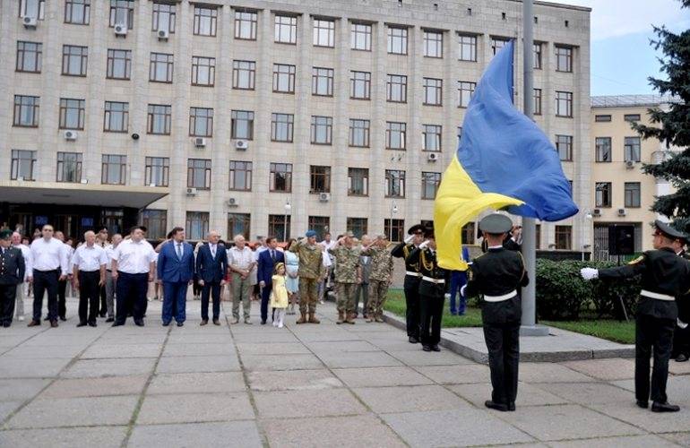 В Житомире торжественно подняли Государственный Флаг Украины. ФОТОРЕПОРТАЖ