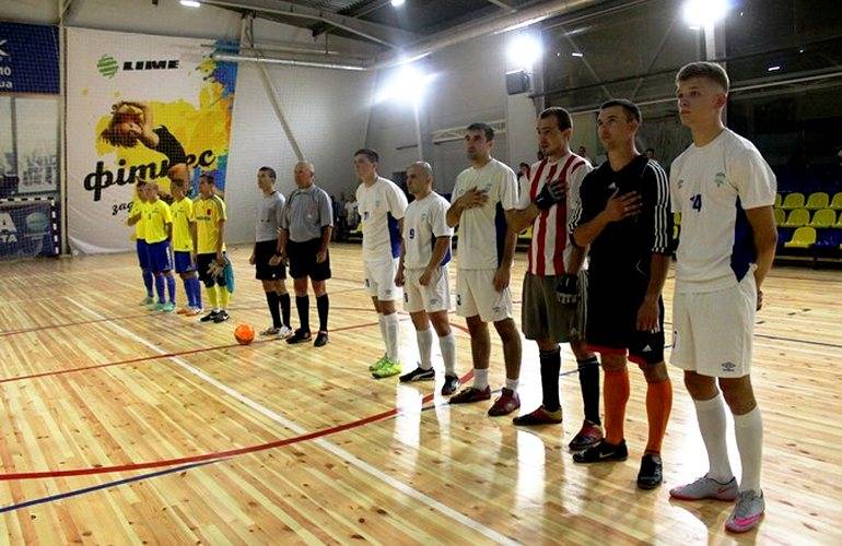 12 житомирских команд борются за «Кубок городского головы» по футзалу
