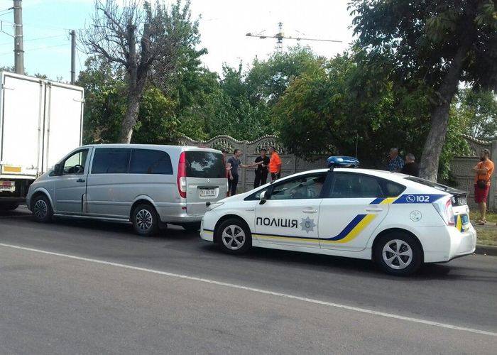 Полицейские в Житомире устроили погоню за пьяным водителем Mercedes Vito. ФОТО