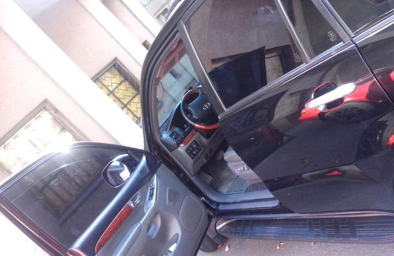 ​В центре Житомира обокрали автомобиль депутата облрады от Радикальной партии. ФОТО