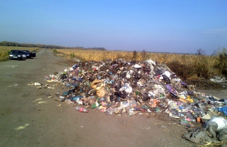 В Житомирскую область подпольно свозят львовский мусор