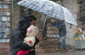  ​Синоптики объявили об ухудшении погоды в Житомире: сильный <b>ветер</b>, дождь и снег 
