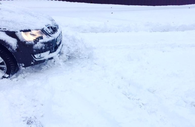 «Позор!». Житомиряне, живущие на окраине города, жалуются на неубранный снег. ФОТО