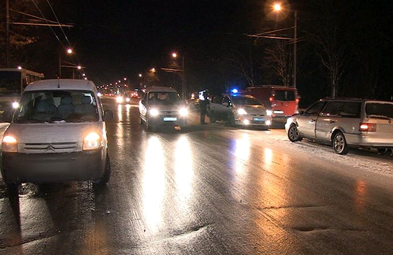 Гололёд в Житомире: Фещенко уверен, что к большому количеству ДТП привела невнимательность водителей