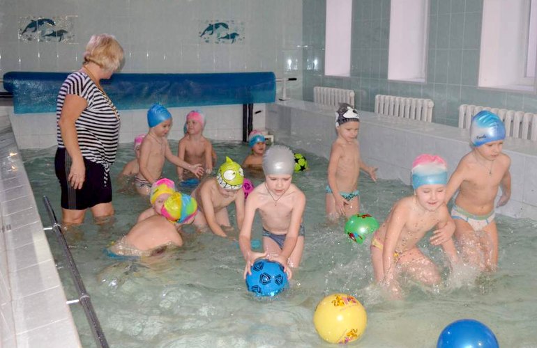 В Житомире в детском саду №68 отремонтировали бассейн, на очереди еще два. ФОТО