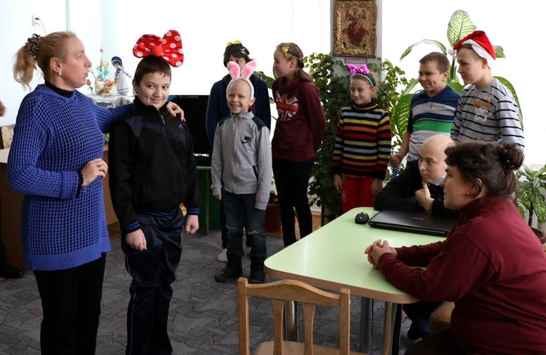 Для онкохворих дітей Житомирщини організували свято до Дня Миколая. ФОТО