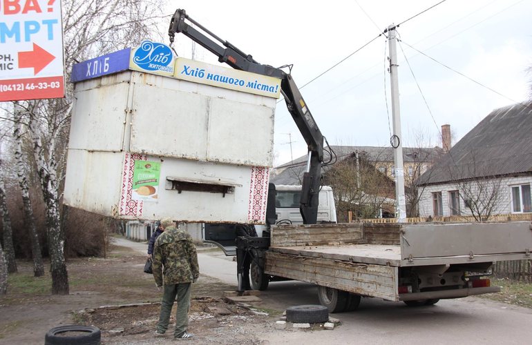 В Житомире намерены снести 43 киоска. Предприниматели просят депутатов горсовета не лишать их заработка