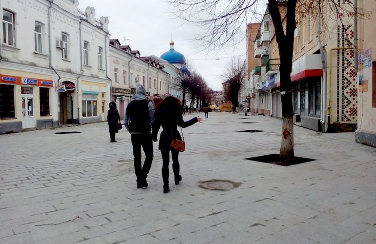 Реконструкция Михайловской: еще одна часть пешеходной улицы открыта для житомирян. ФОТО