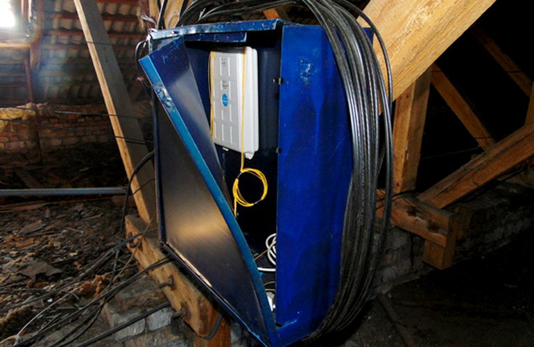 ​В Житомире задержали бомжа, который несколько месяцев воровал из многоэтажек интернет-кабели