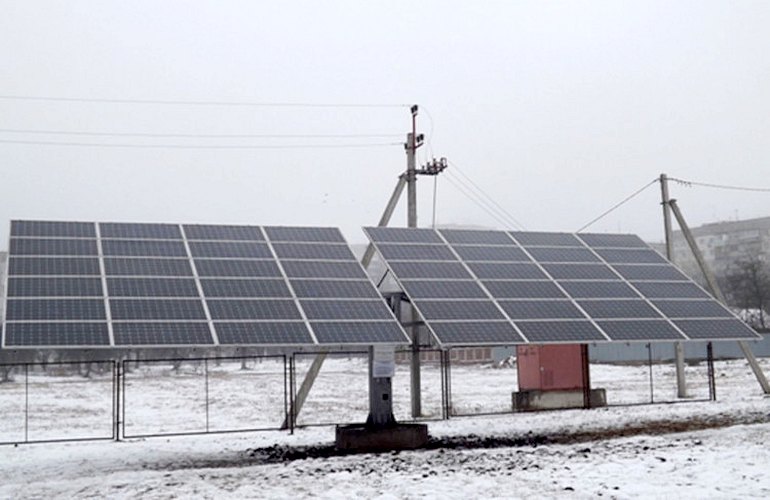 Житомирский университет первым в области установил подвижные солнечные батареи. ФОТО