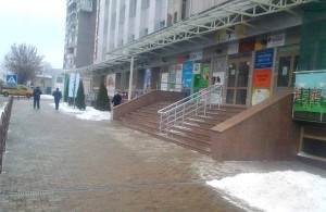 Житомирская мэрия опубликовала список магазинов и аптек, которые вовремя убирают прилегающую территорию от снега. ФОТО